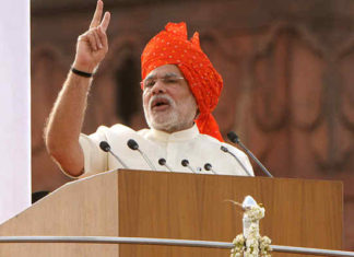 স্বাধীনতা দিবসের ভাষণে পাকিস্তানকে কড়া বার্তা মোদির