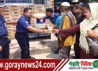 তীব্র গরমে অতিষ্ঠ পথচারীদের পাশে চুয়াডাঙ্গা জেলা পুলিশ