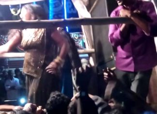 কুষ্টিয়া কুমারখালীর চরভবানিপুরে চলছে জমজমাট নগ্ন নাচ ও জুয়ার আসর, প্রশাসনের নীরব ভুমিকা!